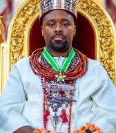 Royal Reward: Olu of Warri Honours Outstanding Students with Scholarships and Gifts.